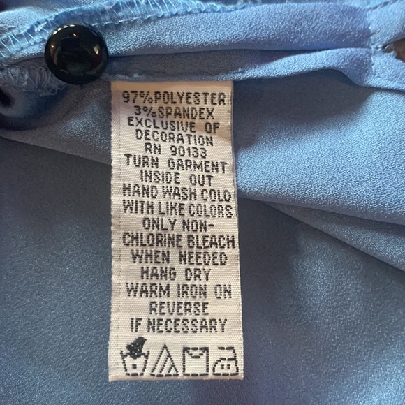 Bob Mackie Wearable Art Button Up Embroidered Womenโs Blouse - Picture 9 of 9